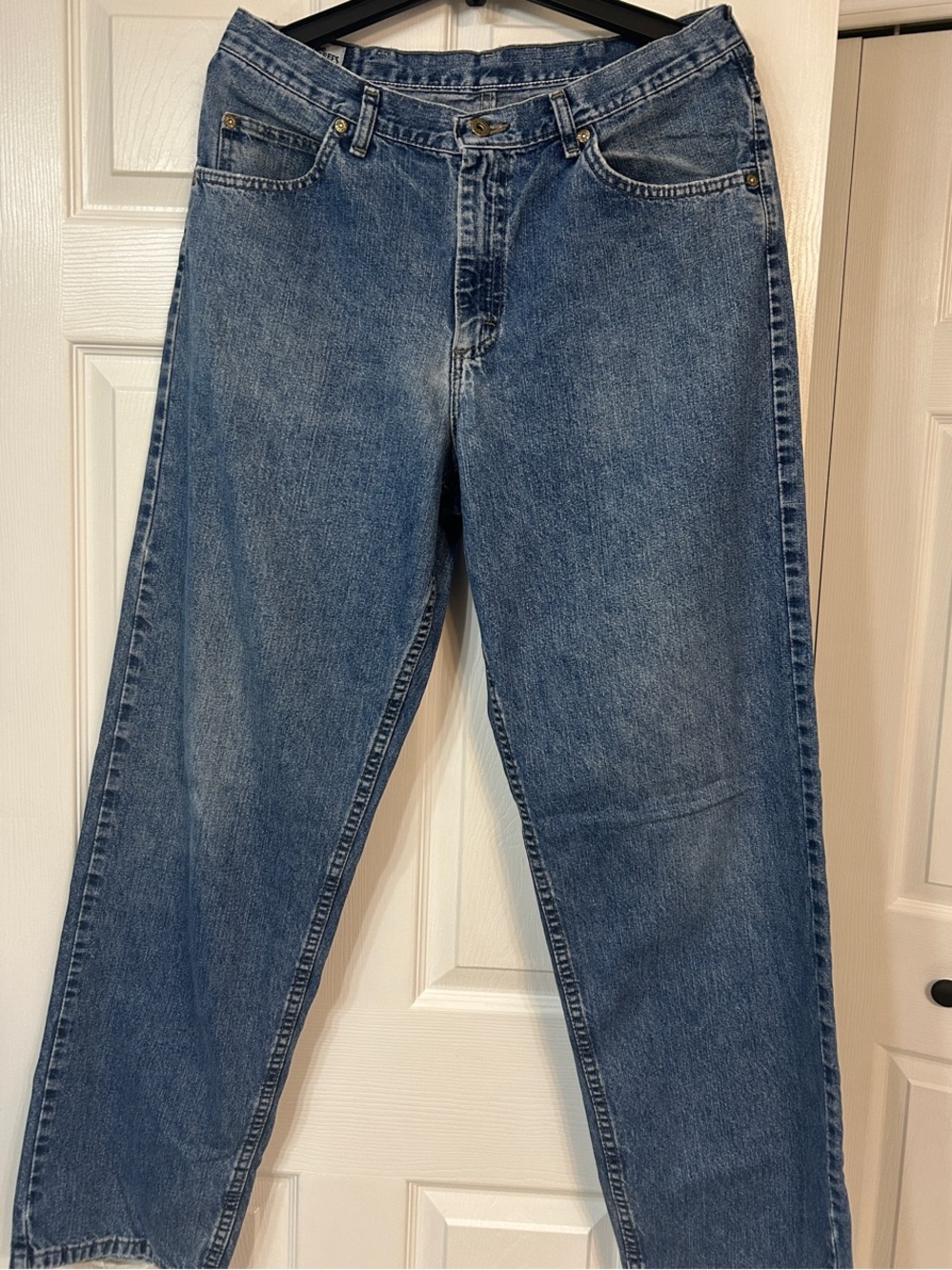 Lee Men's Relaxed Blue Denim Jeans